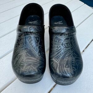 Dansko Women’s Professional Clogs Nursing Size 40